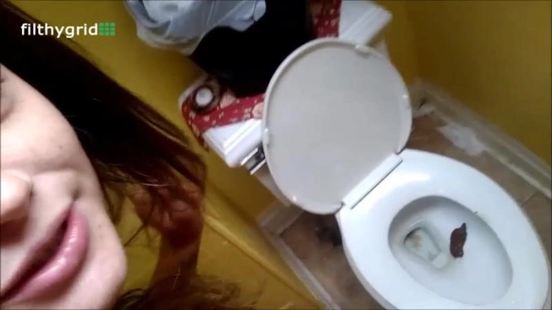 Amateur Pooping Girls - 3 Puke [SD/2021]
