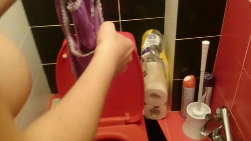 Brown wife - Shiting in panties, 3 month of pregnancy Fetish [FullHD/2021]