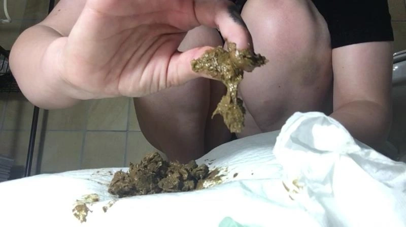 Upset Stomach Poo ChubbiBunni [HD/2021]