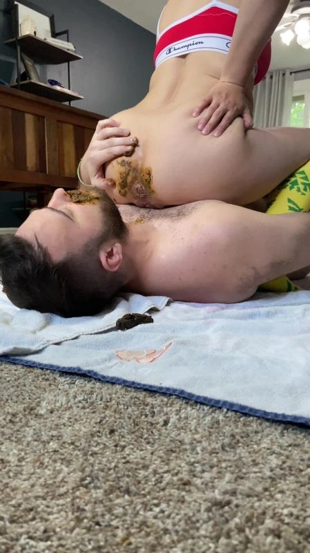 Naughty pig gets to eat lunch NastyNataliaRose  [UltraHD/4K/2022]