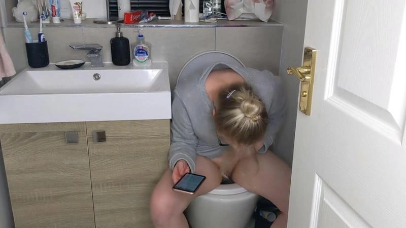 Talking on the toilet whilst shitting PooGirlSofia [FullHD/2022]