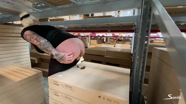 Shopping when the shit presses - Dirty shit in the furniture store Devil Sophie [UltraHD/4K/2022]