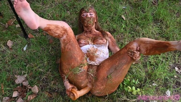 Toilet Femdom : I Dominate You Outdoors By Making You Eat My Shit And Much More [FullHD/2024]