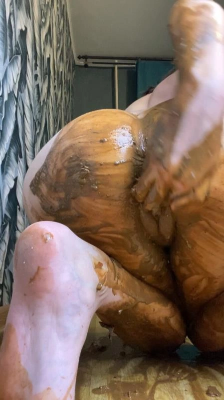 Pour Diarrhea From The Bag Onto The Body And Face P00girl [UltraHD/2K/2024]