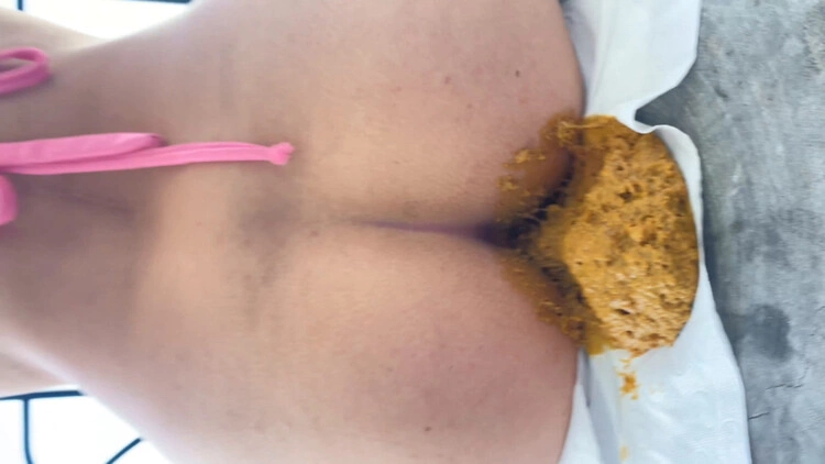 shitting on a hotel balcony [UltraHD/4K/2024]