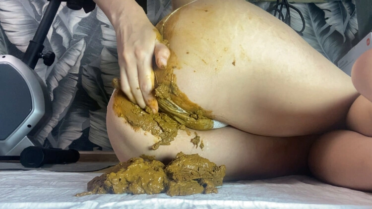 PooGirl - a big pile in the panties push the panties back into the pussy [FullHD/2024]