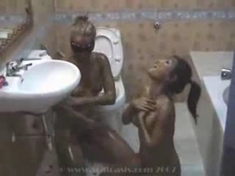 shit smearing and licking horny babes [SD/2024]