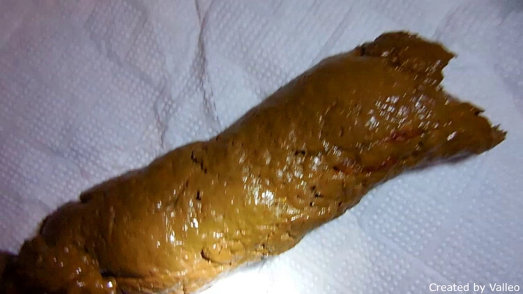 141 Sujmmer skirt, spread, poop! MiaRoxxx [HD/2024]