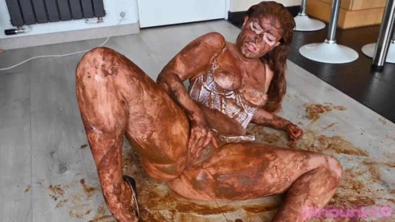 100% FOOT FETISH : I shit in my high heels and crush the shit with my feet to make you lick it, before playing with my holes! - ScatShop.com [FullHD/2025]