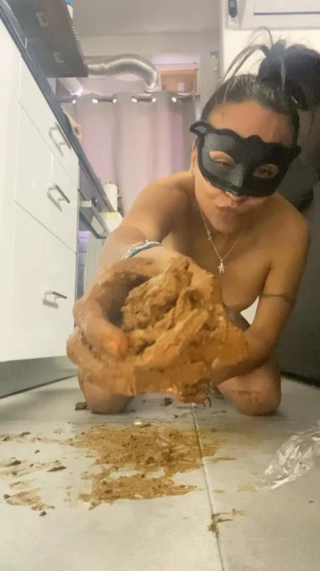 I SHIT A LOT OF SOFT THINGS WITH THE THONG ON AND I GET SHIT O... ANOOK84 [SD/2025]