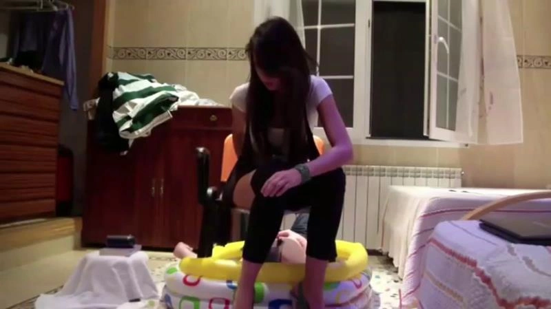 Beautiful Young Spanish Mistress Shits in Toilet Slave's Mouth in Pool P1 [SD/2025]