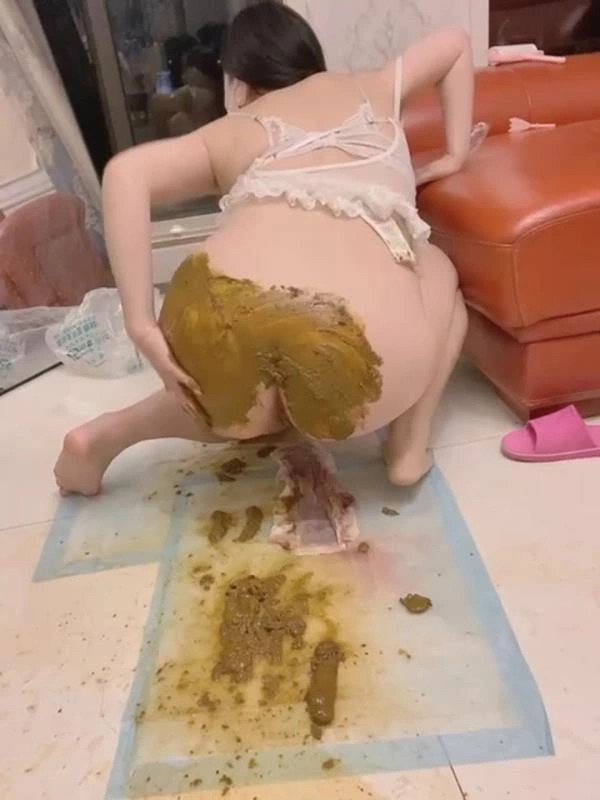 Longbao Chinese Woman, Enema and Ass Covered in Shit. P1 [SD/2025]