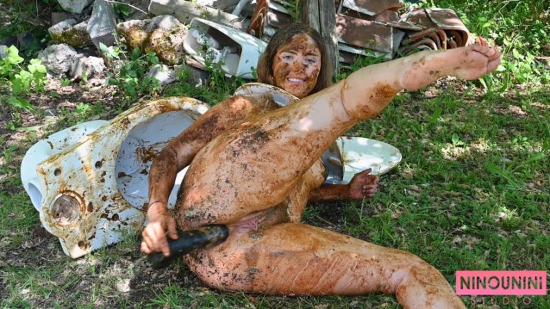 REAL HUMAN PUBLIC TOILET EATS SHIT (ENG SUBS) Ninounini [UltraHD/4K/2025]