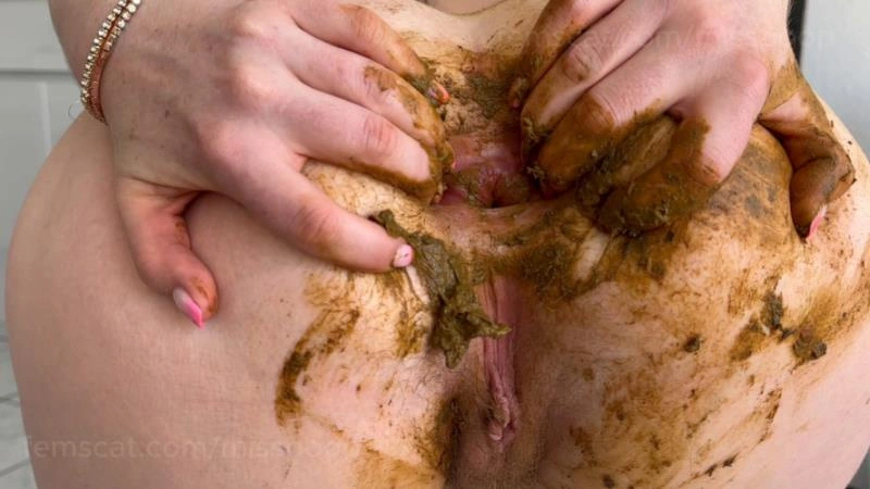 A stranger I met in the naturist area of Cap d'Agde MissPoop [2K/2025]