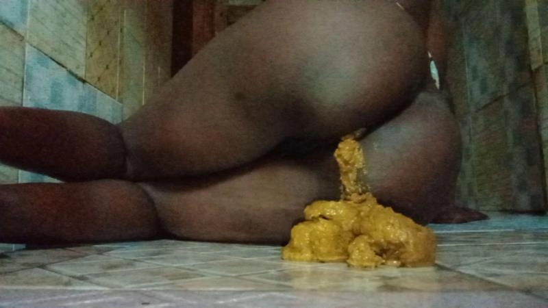 Side pooping and smearing PrettyEbonies [FullHD/2026]