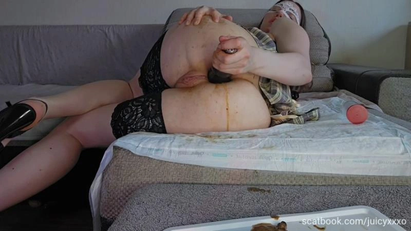 A bottle of Pepsi in a dirty ass. P1 Juicy XXXO [FullHD/2026]