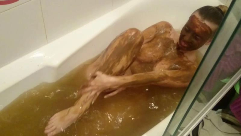 Bathing in Shit Water and Smearing P2. P1 Brown Wife [FullHD/2026]
