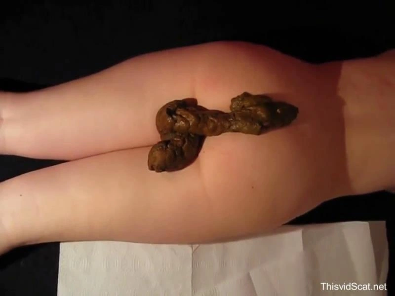 pooping on girl. P1 Natalia Mendes [HD/2026]
