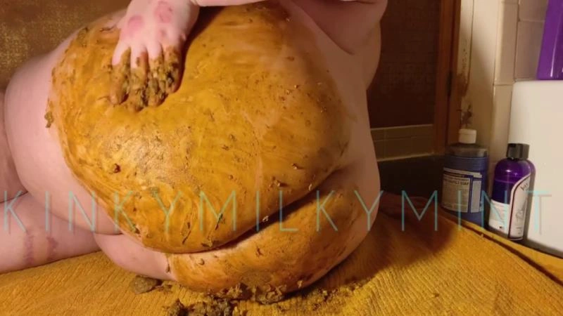 Huge Ass Covered in Shit KinkyMilkyMint [HD/2026]
