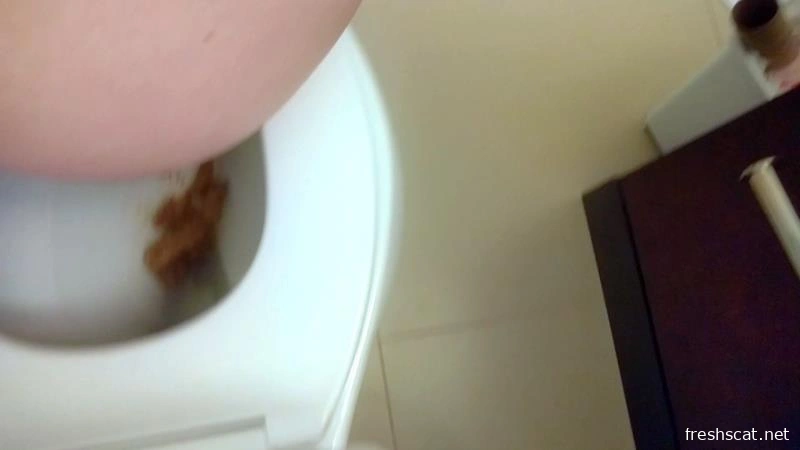 Cute, Casual Toilet Poo (+ wiping and flushing!) CassieScat [FullHD/2026]
